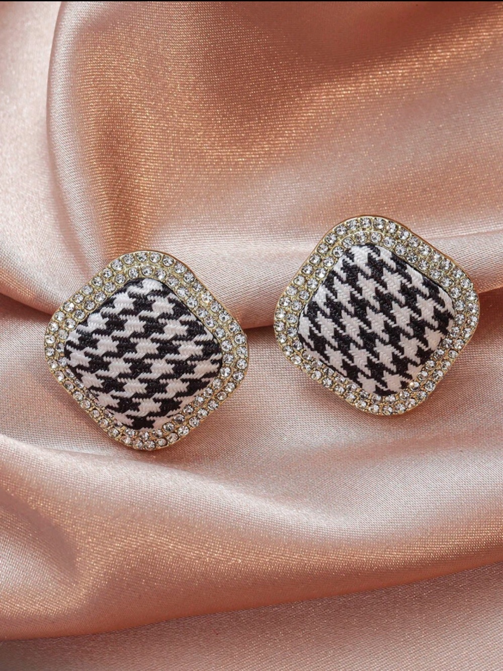 Gold-Tone Houndstooth Fabric Clip-On Earrings with Crystal Halo nwt